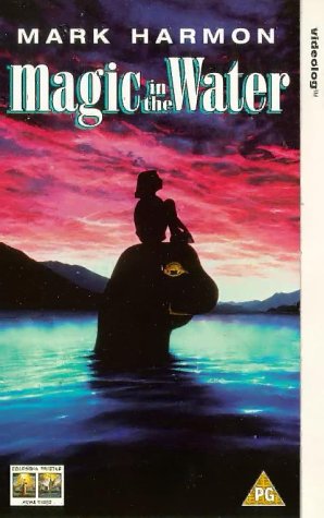 Preisvergleich Produktbild Magic in the Water [VHS]