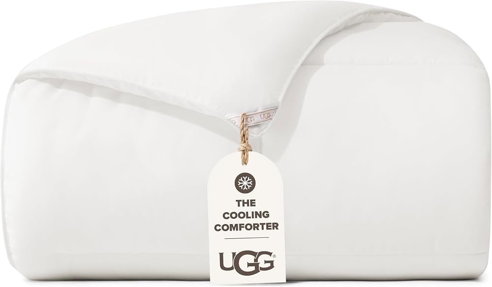 UGG 23742 Aimee Tam Kraliçe Temel Yorgan Yumuşak ve Rahat Kapitone Battaniye Makinede Yıkanabilir Otel Tarzı 228,6 x 233,6 cm Kutu Dikişli Alternatif Yorganlar, Tam/Kraliçe, Parlak Beyaz