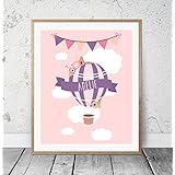 HEART OF PRINT Kinderposter Namensbild mit Ballon, Wolken und Wimpel - Geburtsdruck mit Wunschname für Mädchen, Baby, Kind - Kunstdruck personalisiert, Geschenkidee zur Geburt, Taufe, Geburtstag; individuelles Geschenk, Taufgeschenk, Babygeschenk, Geburtsgeschenk als Poster oder Kinderzimmer Wandbild - ungerahmt