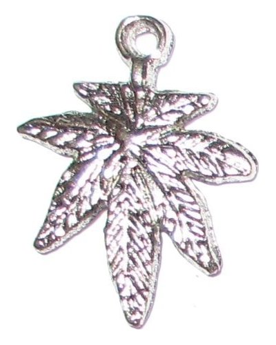 Hit-Pfeife mit 6er Trommel-Revolver-Magazin und integriertem Grinder, schwere Metallausführung, inkl. Hanfblatt-Anhänger - 5