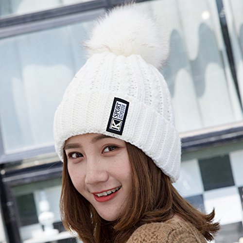 Preisvergleich Produktbild JINSANSHUN Bommelmütze Mädche Pudelmütze mit Warmen Fleece Weiche Mütze Damen Mädchenschlupfmütze Weiche Mütze Damen Strickmütze Warme Kappe Hüte Reisen Ski Strickte Hüte - weiß