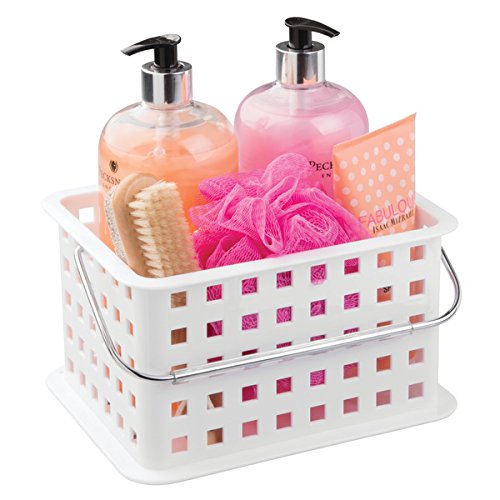 mDesign Aufbewahrungskorb weiß mit Griff – schöner Organizer für das Badezimmer – aus beständigem Kunststoff – perfekt zur Aufbewahrung von Badartikeln wie Shampoo, Handtüchern, Seife und Kosmetika – Größe: Klein - 4