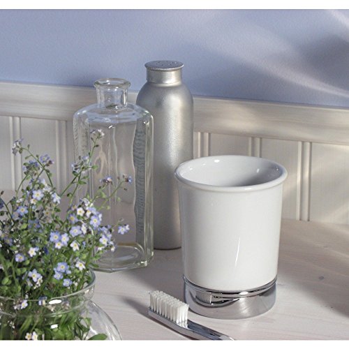 InterDesign York Keramikbecher für das Bad – Weiß/Chrom - 2