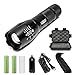 Produktbild LUZWAY LED XML-T6 Taschenlampe Wiederaufladbare 900 Lumen, Taktische Taschenlampe + Ladegerät mit CE und ROHS Zertifikat + 2pcs 2600mAh 18650 Batterie + Nylonholster für Taschenlampen,Wasserfest, anpassbarer Zoom, 5 Modi für das Radfahren, Campen, Bergsteigen, Fischen und andere Sportarten, die im Freien stattfinden