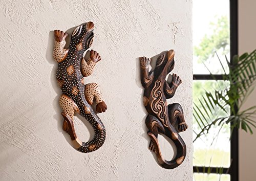 Holz-Gecko „Bali“, 2er Set aufwändig geschnitzt und bemalt, zum Hängen oder Legen, balinesische Handwerkskunst Länge 30 cm