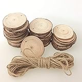 Vorgebohrt: Jedes Holzstück wurde mit kleinen Löchern gebohrt, um es so einfach aufzuhängen.