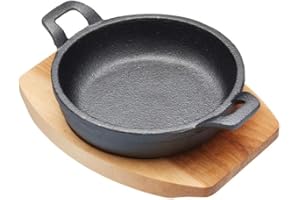 ARTESA Artesà Cacerola de Hierro Fundido en Miniatura con Tabla de Madera para Servir, Estilo Olla Poco Profunda, para Gratinar, Tapas, Curry y Carne, Apta para Placas de Inducción, (6.4 x 4.9"), Redonda, Negro