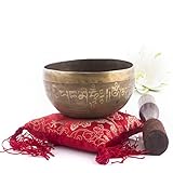 Creado a mano por artesanos nepaleses y practicantes devotos. Nuevo mazo de agarre de precisión de doble superficie perfectamente dimensionado para producir sonidos celestiales que calman la mente. El cojín de diseñador, especialmente cosido a mano, realza el tazón mientras estabiliza los tonos vitales.