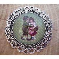 runde Trachtenbrosche mit Nostalgiemotiv