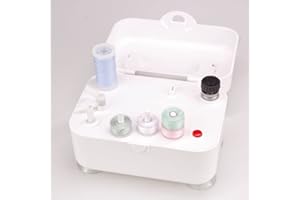 GUGXIOM Bobina Eléctrica para Máquinas de Coser, 5VDC o 2 Pilas AA, con Pestillo, Ventosa, 2 Configuraciones de Fijación de Bolillos y Espacio de Almacenamiento Integrado