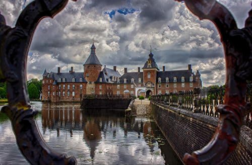 hansepuzzle 32054 Architecture - Anholt Castle, 500 pieces in a quick-closing bag and inserted in the box