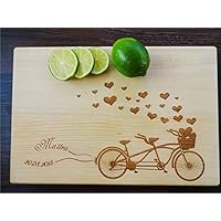 Schneidebrett Handgefertigt mit Tandem Fahrrad. Frühstücksbrettchen. Persönlicher Schneidbrett Jahrestag Geschenk. Personalisiertes Geschenk. Laser Gravur Schneidebrett