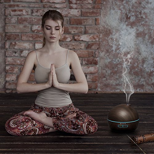 300ml Aroma Diffuser, VicTsing Aromatherapie Ätherisches Öl Diffusor Tragbarer Luftbefeuchter Ultraschall LED Humidifier mit 7 Farbe LED Leuchten Wasserlos Auto-Shut-Off-Funktion für Babies Kinder Haus, Auto, Wohnzimmer, Schlafzimmer, Büro, Yoga, Spa, usw.(Dunkles Holz) - 7