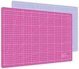 PROTECCIÓN - La construcción de 3 capas de PVC reciclado y flexible protege el dispositivo de corte y el tablero de la mesa. Las cuchillas se mantienen afiladas más tiempo.