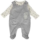 zara jungen Der gemütliche Kanz Strampler aus samtweichem Nicky-Velours und das klassische T-Shirt vereinen die komfortablen und praktischen Komponenten beider Basics zu einem unverzichtbaren Set. Großzügig geschnitten, sind bequemer Sitz und viel Bewegungsfreiheit garantiert. Kleine Druckknöpfchen an Trägern und Beinen des Stramplers sowie am Rundhalsausschnitt des T-Shirts unterstützen sanft das Anziehen. Zarte Rippbündchen sorgen für ein Extra an Komfort. Niedliche Pinguine und Mäuschen auf dem T-Shirt werden von einer liebenswerten Stickerei und zwei kleinen Taschen auf dem Strampler begleitet. Beide Allrounder sind nach Lust und Laune auch einzeln kombinierbar.