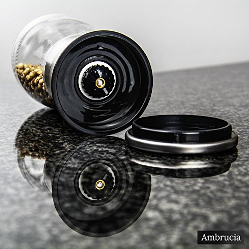 AMBRUCIA – hochwertiges 2-teiliges Salz- und Pfefferset, inklusive *Gratis Trichter *Gratis Ständer – unterschiedliche Mahlgrade einstellbar – Salzmühle – Pfeffermühle – Chilimühle – Gewürzmühle – schönes Glasgehäuse – Keramik-Mahlwerk – rostfrei – korrosionsbeständig – nachfüllbar – geschmacksneutral - 5