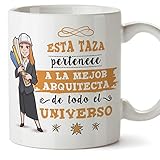 Una bonita y colorida taza para arquitectas que... ¡también es multiusos! No hace falta comprar regalos demasiado sofisticados, pues aunque se denominen "tazas de café" o "tazas de desayuno", también se pueden usar para otros líquidos como té o incluso cerveza. Y valen para mucho más, por ejemplo se pueden usar como decoración (como un jarrón de porcelana china)