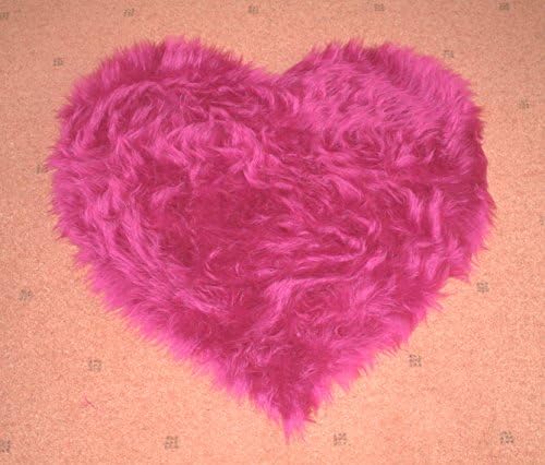 Fuchsia pink heart classic Arran faux fur rug 70cm