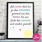 LIEBE ZWEIMAL UM DEN MOND hochwertiger Kunstdruck in DIN A4 mit schwarzem Rahmen – liebevolles Geschenk zum Geburtstag, Jahrestag, Hochzeitstag, Valentinstag, Weihnachten für Mann & Frau