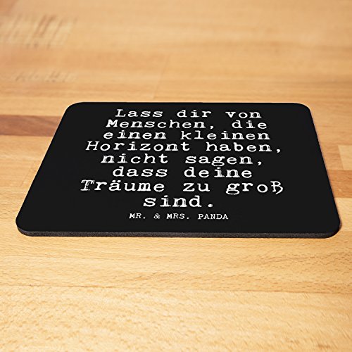 Mr. & Mrs. Panda Mauspad Druck Spruch „Lass dir von Menschen, die einen kleinen Horizont haben, nicht sagen, dass deine Träume zu groß sind.“ – 100% handmade aus Naturkautschuk – Mouse Pad, Mousepad, Computer, PC, Männer, Mauspad, Maus, Geschenk, Druck, Schenken, Motiv, Arbeitszimmer, Arbeit, Büro Spruch, Motivation, Weisheit, Abenteuer, Träume Spruch Sprüche Lustig Spass Geschenk Geschenkidee Zitate - 3