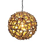 Jedes der Hölzer erzählt eine ganz eigene Geschichte und wurde von den Kräften der Natur zu einem wunderschönen Unikat geschliffen, welches sich schließlich wie ein Puzzlestück in das Design der Lampe einfügt