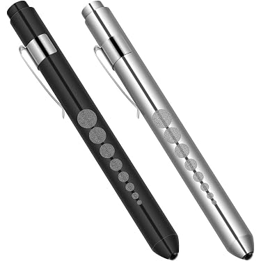 Diagnostikleuchte Penlight Aus Eloxiertem Aluminium – Mit Clip-Moment-Schalter, Glühbirne E10 (2,2 V / 0,25 A), Inkl. 2x AAA Varta Batterien – Für Pupillen- & Rachenuntersuchung