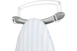 mDesign Soporte de pared para tabla de planchar – Colgador de metal para planchador con dos ganchos – También puede usarse como perchero o toallero – blanco