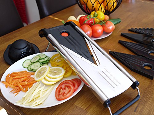 Chef’s INSPIRATIONS Mandoline Gemüseschneider mit V-Klinge, Gemüsehobel ,Schneider & Julienne Hobel in Premiumqualität. Inklusive 5 Einsätze, Reinigungsbürste & exklusivem Handschutz. Edelstahl. - 8