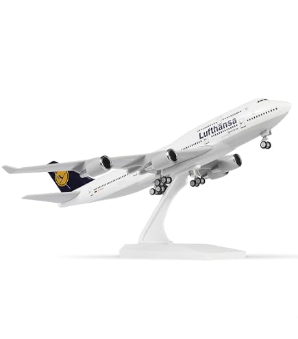 Herpa SnapFit Lufthansa Boeing 747-8 Intercontinental Model