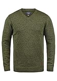 Dieser moderne Herrenpullover von BLEND aus hochwertiger Baumwollmischung ist super angenehm zu tragen.