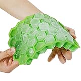 Im Praktisch : Silikon bleibt immer Weich und flexibel ,Im Gefrorenen Zustand kann Man Rückseite des Boxes mit Fingernägel einfach Schieben ,dann Wird die Eis Entnehmen