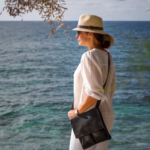 FEYNSINN Umhängetasche NIA – Ledertasche mit Schultergurt – Schultertasche – echt Leder - 4