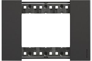 Bticino Living Now ramka 3 moduły, czarna