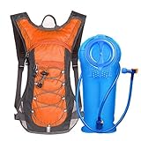 🔰 Compacta y Seguridad: Compact pero menos carga. El compartimento principal puede contener una bolsa hidratación hasta 2.5L. Tiene uno compartimento exterior con cremallerapara poder almacenar unas cositas cotidianas como movíl, llaves, cartera, etc. Además tiene una bolsilla de malla que se puede poner algo ropa ligera o toalla. Alrededor de la malla se cose bandas reflectantes que garantiza la seguridad de actividades por la noche.