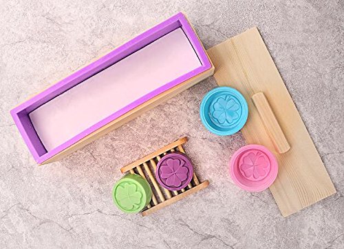 TTLIFE DIY Seifen Silikonform Set (4 Stück) mit einem zusätzlichen Seifenhalter – rechteckige Silikonform mit Holzkiste, plus 2 kleine Formen mit Lucky Clover Bild – best Schimmel zum Seifensieden. - 2