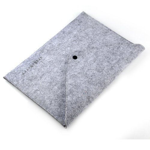 ©art&cherry Filztasche im Briefdesign für Notebooks bis 15″ hellgrau - 2