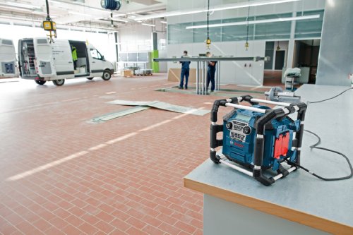 Bosch Professional GML 20 Akku-Baustellenradio, 20 Watt Nennleistung, USB, SD, 2x Aux-In, Aux-Out, 12 V Steckdose - 5
