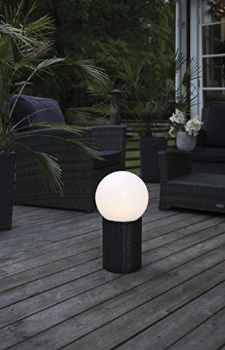 LED-Solar-Kugel mit Sockel in Rattanoptik, Farbe: weiss / schwarz, ca. 25 x 47 cm, 1 warm white LED, mit Solarpanel, incl. Akku, Outdoor - 2