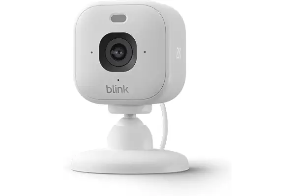 Cámara Mini 2K+ Blink (última generación) | Cámara de seguridad doméstica con enchufe, resolución de vídeo 2K, zoom de 4 aumentos, visión nocturna en color | Compatible con Alexa | 1 cámara - Blanco