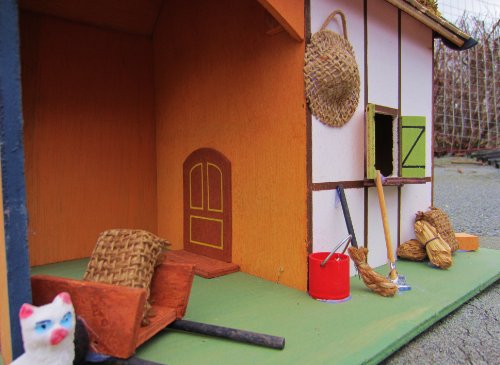 XXL Vogelfutterstelle Futterhäuschen, Vogelfutter Platz, Futterscheune und Nistkasten - 8