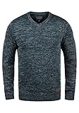 Dieser moderne Herrenpullover von BLEND aus hochwertiger Baumwollmischung ist super angenehm zu tragen.