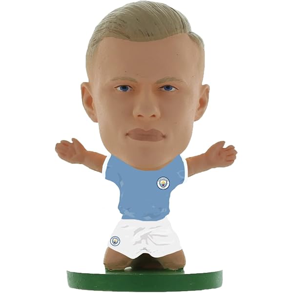 SoccerStarz Brazil International Figurine Blister Pack Featuring Ramires  Home Kit