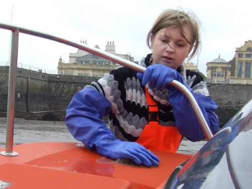 lange Gummihandschuhe mit Ärmelstulpen 60 cm blau – Schutzhandschuhe Größe 9 - 2
