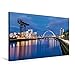 Produktbild Premium Textil-Leinwand 75 cm x 50 cm quer, Blick über den River Clyde, mit der Brücke Clyde Arc und dem Finnieston Crane | Wandbild, Bild auf ... Vereinigtes Königreich (CALVENDO Orte)