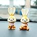 Produktbild kgftdk Auto Armaturenbrett Dekoration 2 Teile/Satz Auto Ornament Mini-Pastoralen Stil Kaninchen Cartoon Katzenspielzeug Automobile Innen Armaturenbrett Dekoration Zubehör Geschenke