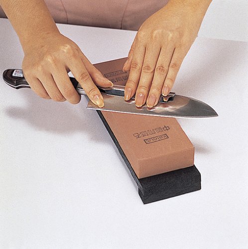KAI Schleifhilfe für symetrisch geschliffene Kochmesser (H.Nr.DHâ€“5268) - 2