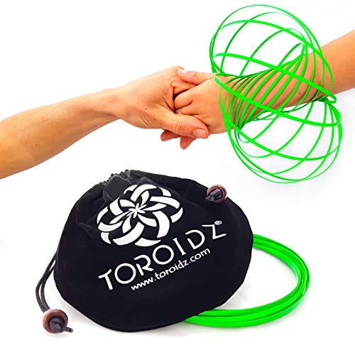 Toroidz ® Flow Ring - (Fluor Verde) Anello di Flusso interattivo! 3D Slinky da Braccio - Spettacolare Gioco di Magia (+Borsa) Scienza - Circo - Festival - Bambini e Adulti - Regalo per Tutte Le età