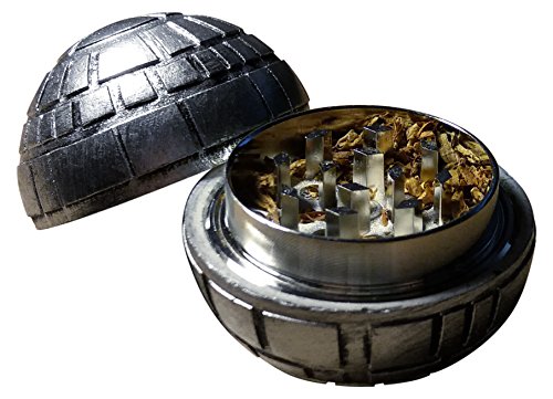 Weed Grinder im Todesstern Style aus Metall, Kräutermühle mit Pollensieb, Gewürzmühle im Death Star Design, 3-Teilig aus Aluminium mit Zinklegierung, Verpackt in Eleganter Geschenkbox - 3