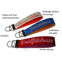 Schlüsselanhänger aus Wollfilz mit Bestickung von individuellem Text Schlüsselband