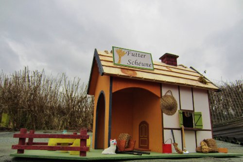 XXL Vogelfutterstelle Futterhäuschen, Vogelfutter Platz, Futterscheune und Nistkasten - 5